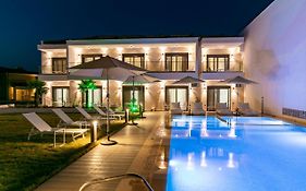 B&D Luxury Suites